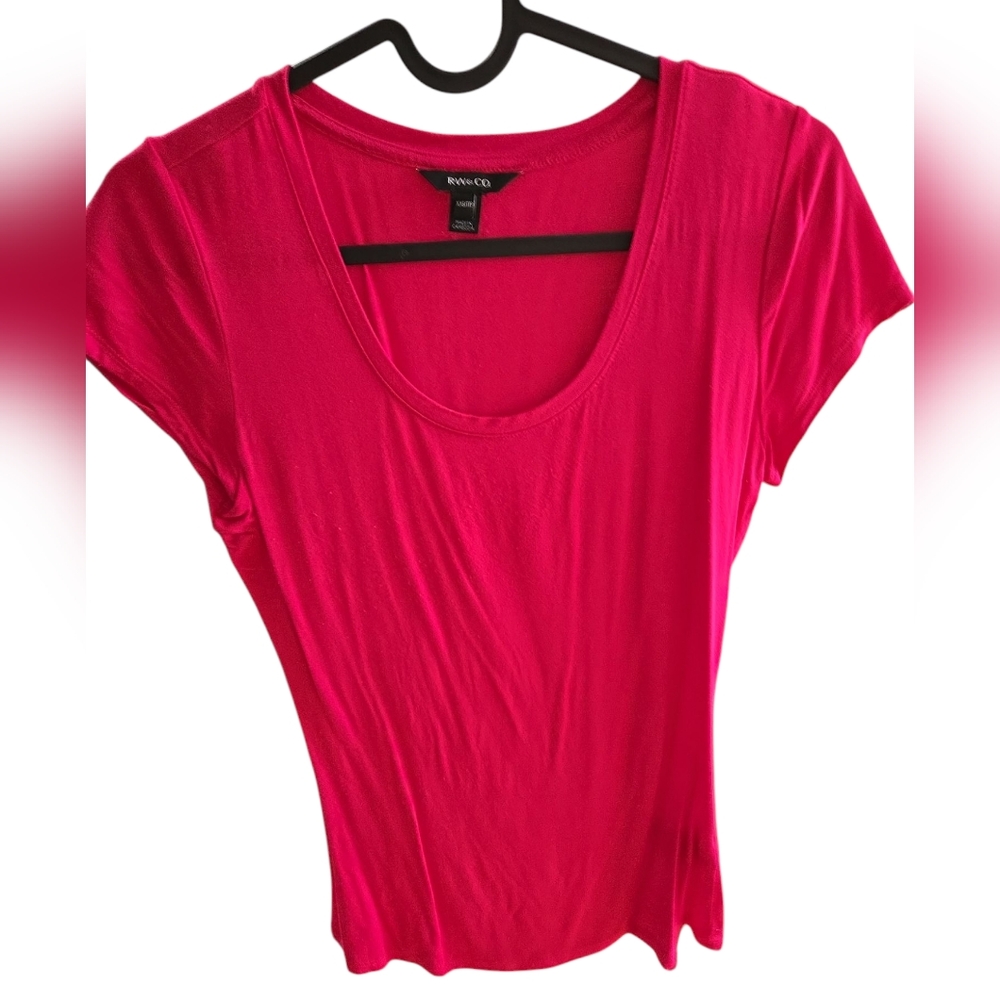 🔴RW&CO. Pink Fitted Cap Sleeve Tshirt